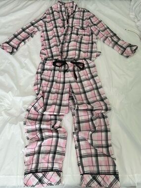 Victoria’s Secret Pink & Black Plaid Flannel Pajama Set